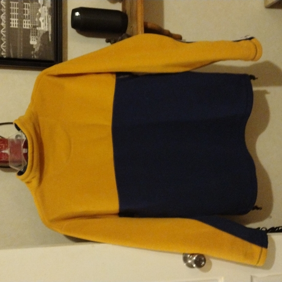 '90s Vintage Old College Inn Pull-Over - Picture 3 of 3